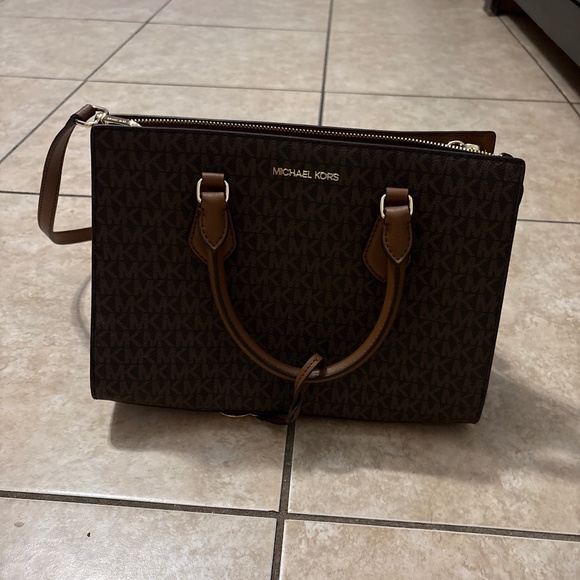 Medium signature MK - Picture 1 of 4